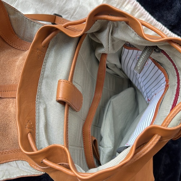 Aunts and uncles tanned leather Carmel backpack, purse Mrs. Onion rucksack - Picture 4 of 8